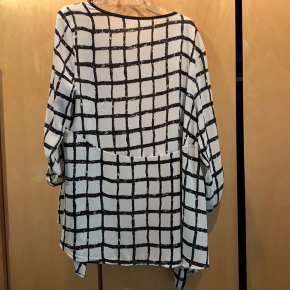 Black and white cardigan - Picture 4 of 5